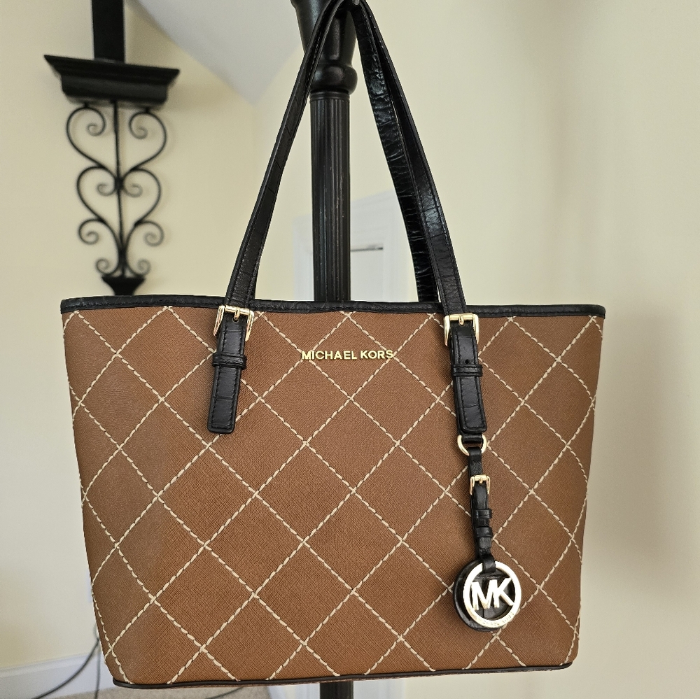 Michael Kors Satchel with Wallet Set - Picture 4 of 16